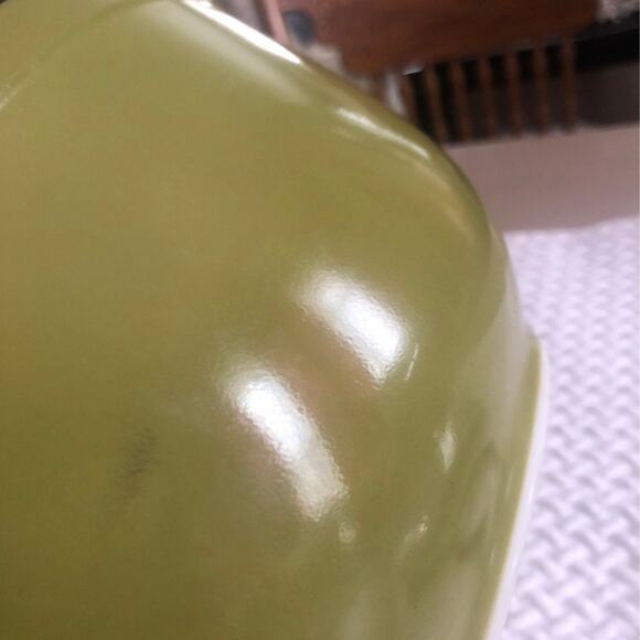 Vintage Pyrex Avocado mixing bowl - Picture 6 of 6